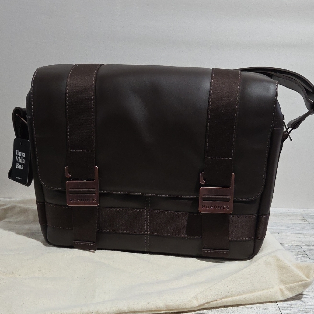 Nordweg Leather Messenger Bag